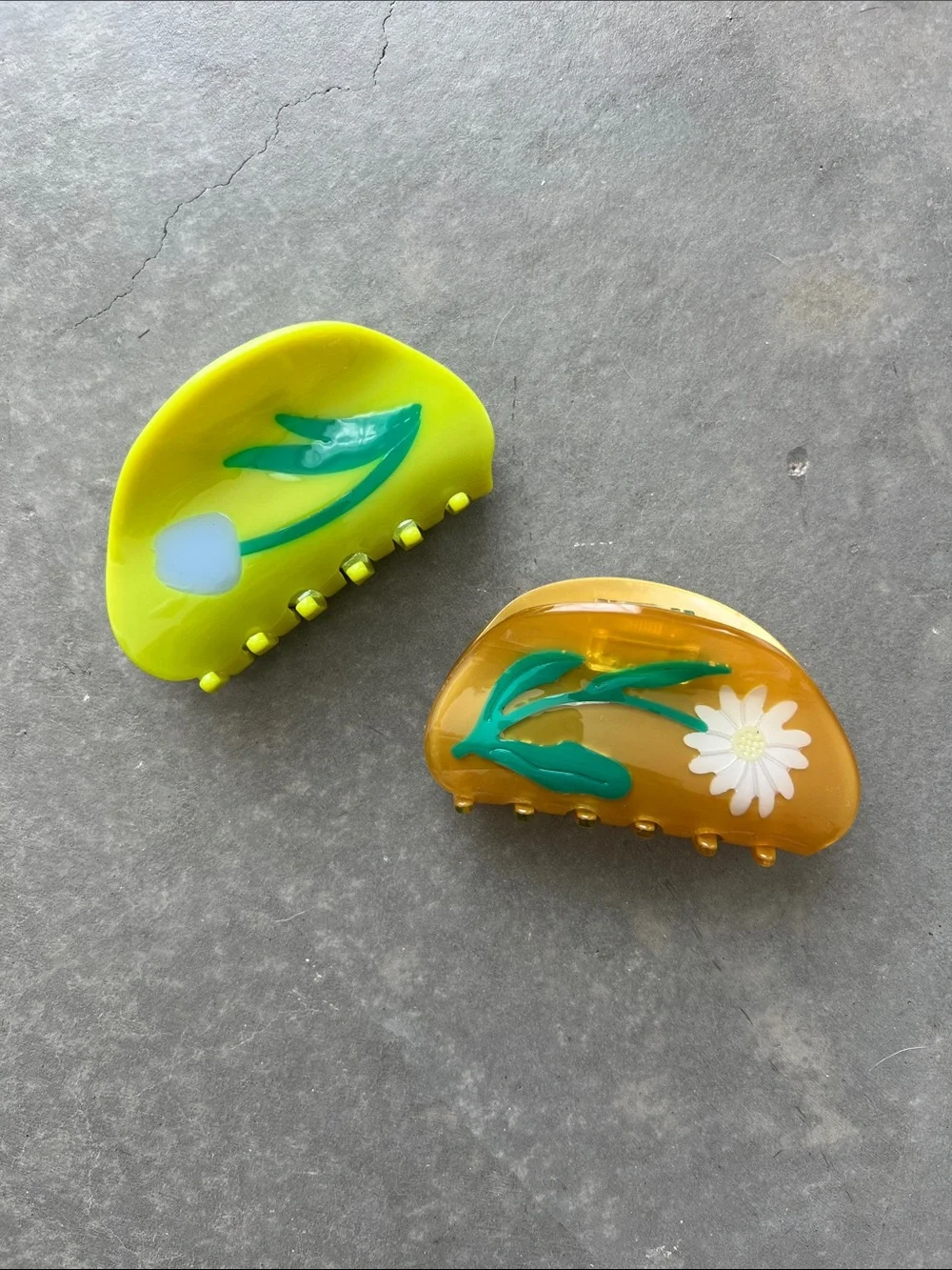 Set of 2 floral claw clips